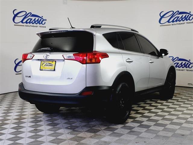 Photo of 2014 Classic Silver Toyota RAV4