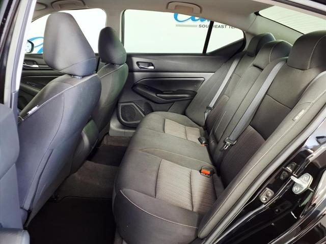Photo of 2022 Black Nissan Altima