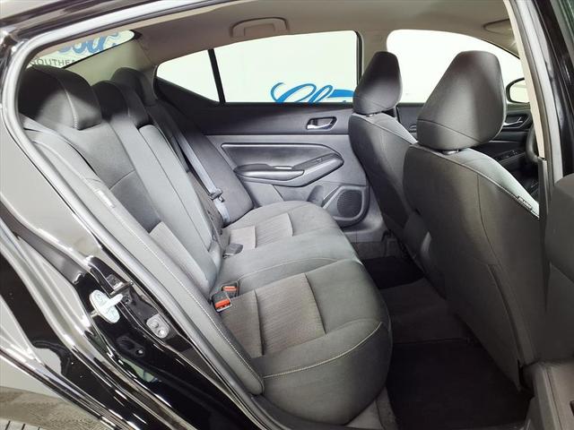 Photo of 2022 Black Nissan Altima