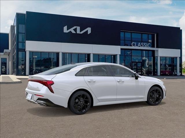 Photo of 2026 Snow White Pearl Kia K5