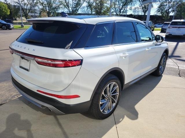 Photo of 2024 Pristine White Lincoln Corsair