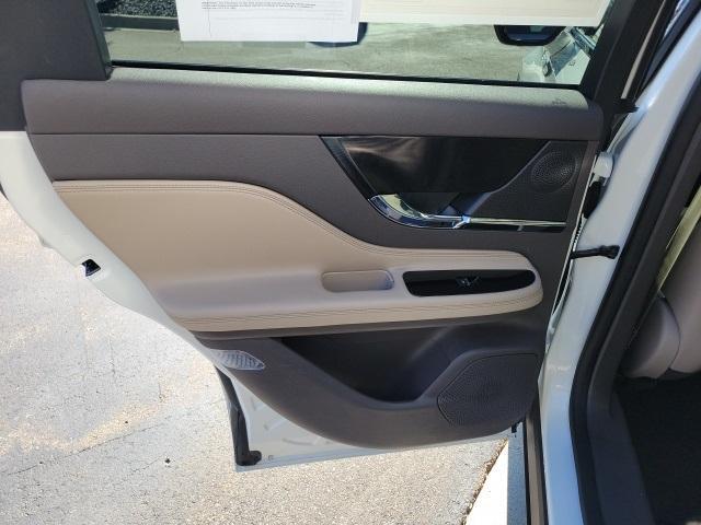 Photo of 2024 Pristine White Lincoln Corsair