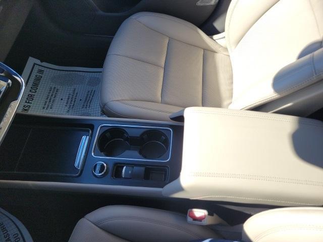 Photo of 2024 Pristine White Lincoln Corsair