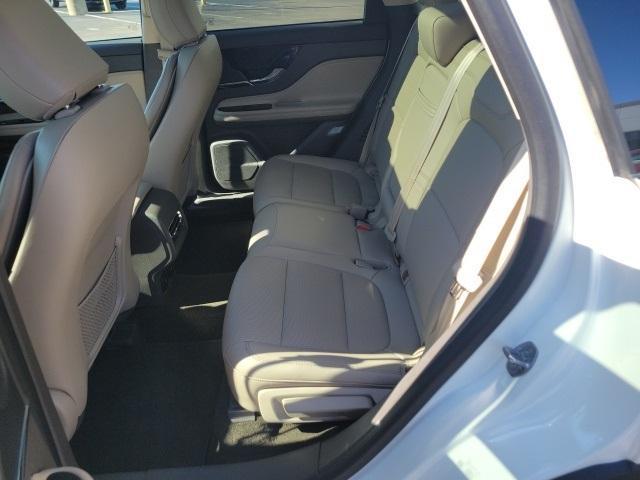 Photo of 2024 Pristine White Lincoln Corsair
