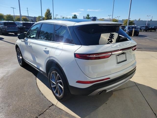 Photo of 2024 Pristine White Lincoln Corsair