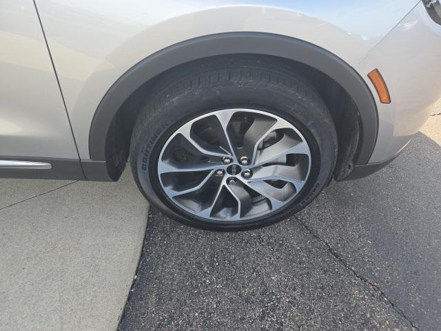 Photo of 2021 Silver Radiance Lincoln Nautilus