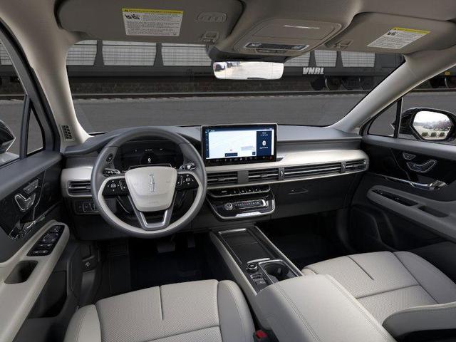 Photo of 2025 Pristine White Lincoln Corsair