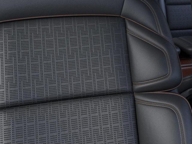 Photo of 2025 Pristine White Lincoln Navigator