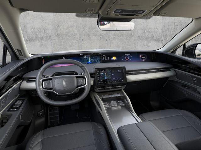 Photo of 2025 White Platinum Tri-Coat Metallic Lincoln Nautilus