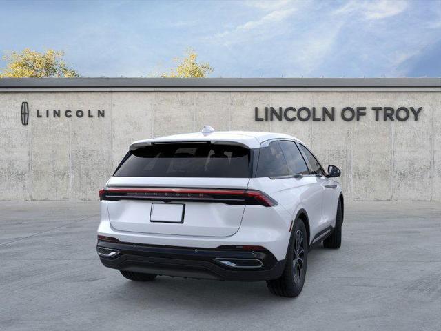 Photo of 2025 White Platinum Tri-Coat Metallic Lincoln Nautilus