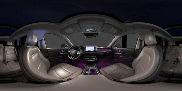 Photo of 2025 Pristine White Lincoln Corsair