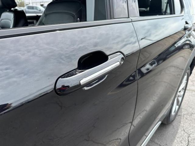 Photo of 2022 Agate Black Metallic Ford Explorer