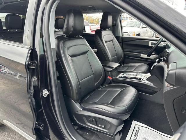 Photo of 2022 Agate Black Metallic Ford Explorer