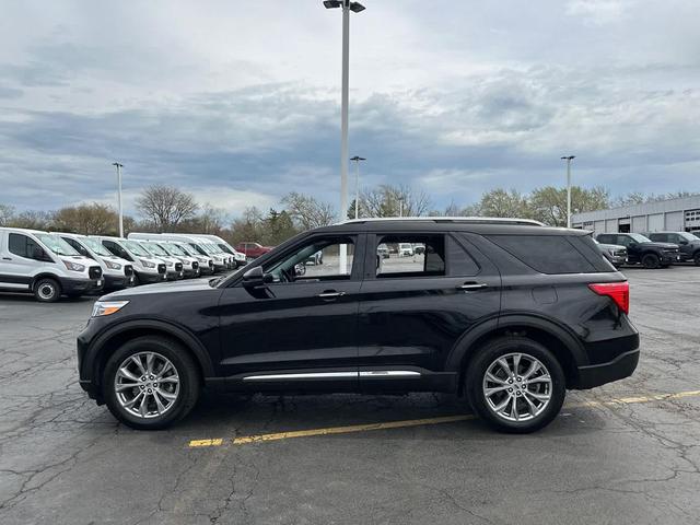 Photo of 2022 Agate Black Metallic Ford Explorer