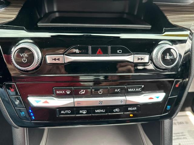 Photo of 2022 Agate Black Metallic Ford Explorer