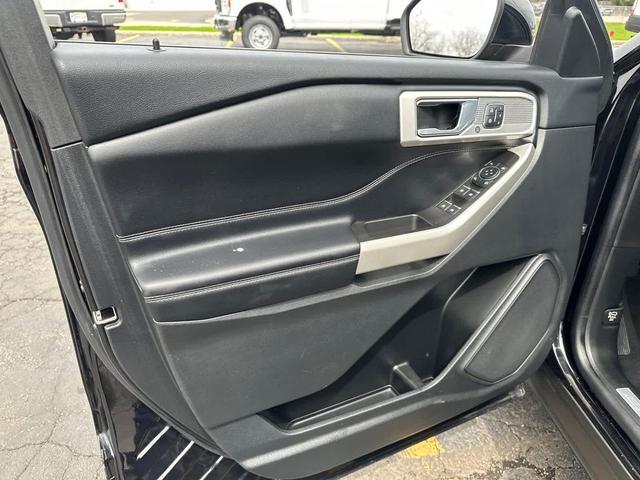 Photo of 2022 Agate Black Metallic Ford Explorer