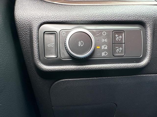 Photo of 2022 Agate Black Metallic Ford Explorer