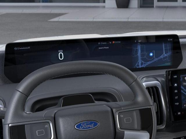 Photo of 2025 Star White Ford Expedition