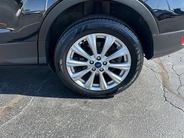 Photo of 2017 Shadow Black Ford Escape