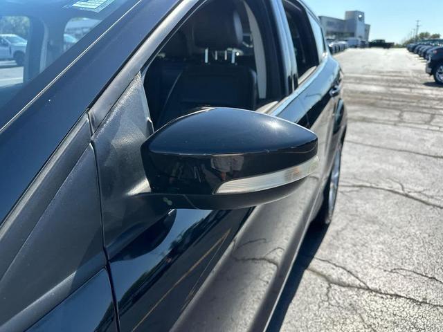Photo of 2017 Shadow Black Ford Escape