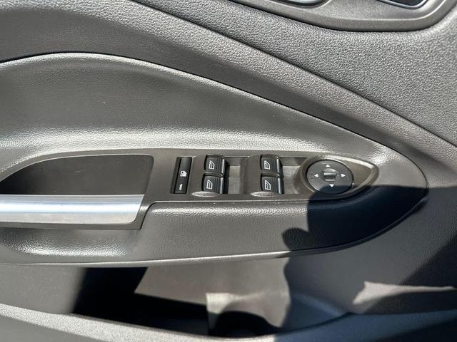 Photo of 2017 Shadow Black Ford Escape