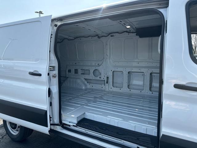 Photo of 2025 Oxford White Ford Transit-250