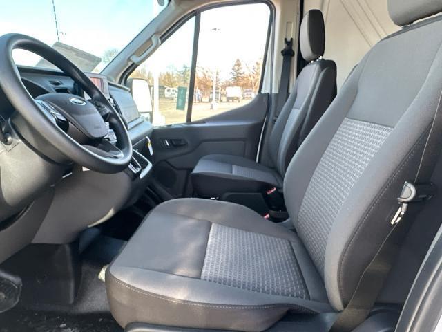 Photo of 2025 Oxford White Ford Transit-250