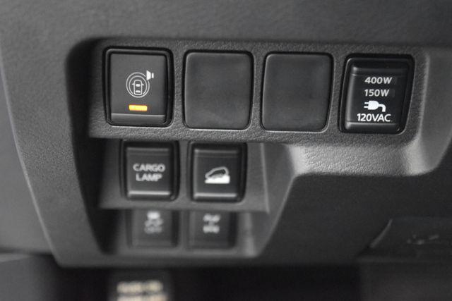 Photo of 2022 Glacier White Nissan Frontier