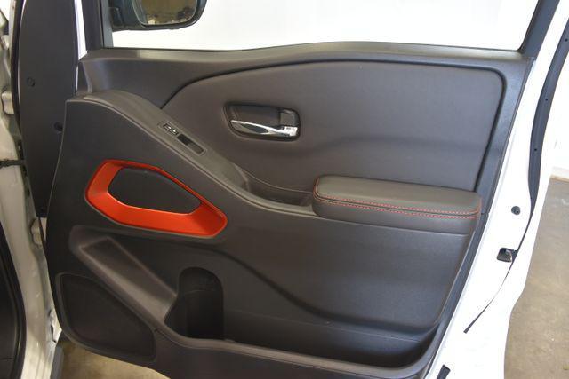 Photo of 2022 Glacier White Nissan Frontier