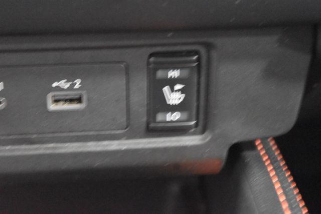 Photo of 2022 Glacier White Nissan Frontier