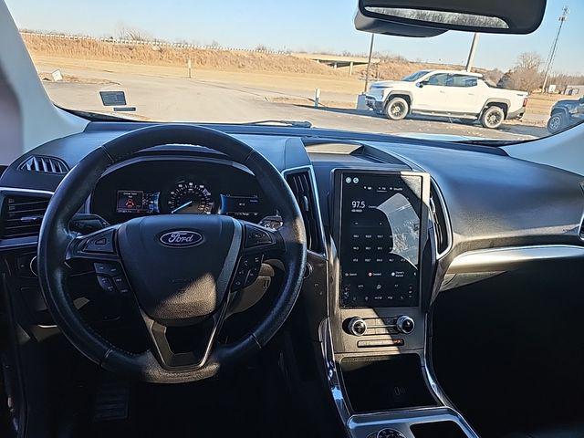 Photo of 2022 Agate Black Metallic Ford Edge