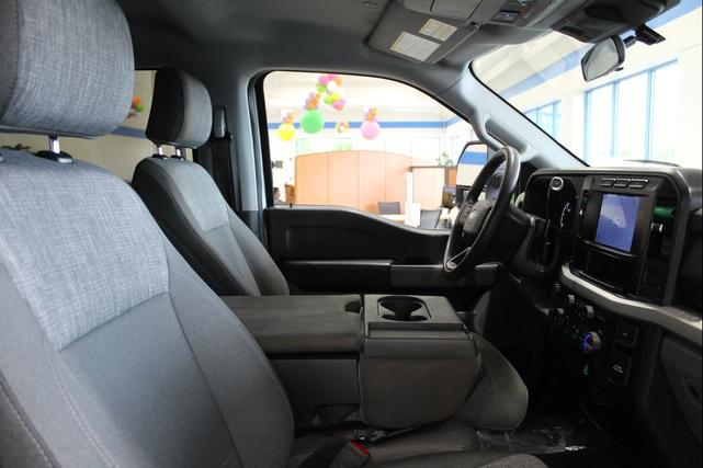 Photo of 2024 OXFORD WHITE Ford F-250
