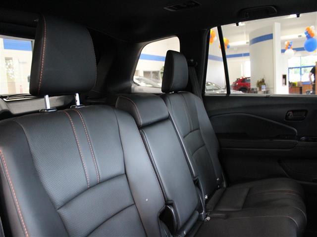 Photo of 2022 Crystal Black Pearl Honda Passport