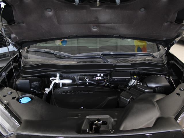 Photo of 2022 Crystal Black Pearl Honda Passport