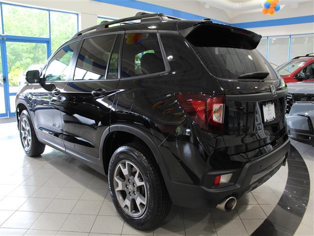 Photo of 2022 Crystal Black Pearl Honda Passport