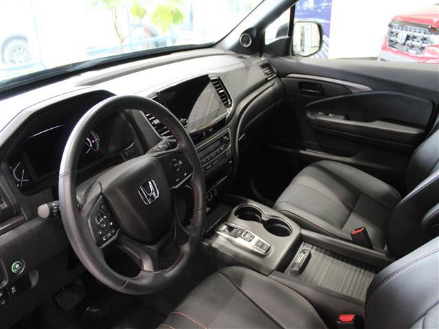 Photo of 2022 Crystal Black Pearl Honda Passport