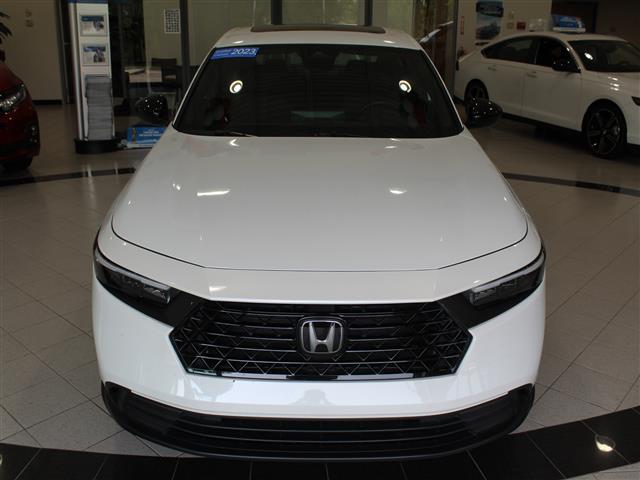 Photo of 2023 Platinum White Pearl Honda Accord