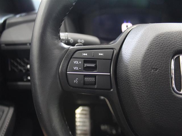 Photo of 2023 Platinum White Pearl Honda Accord