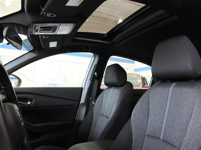 Photo of 2023 Platinum White Pearl Honda Accord