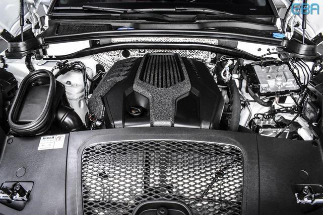 Photo of 2024 White Porsche Macan