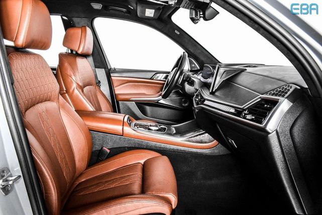 Photo of 2023 Brooklyn Grey Metallic BMW X7