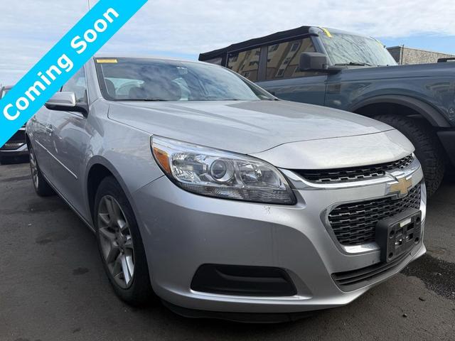 Photo of 2015 Silver Ice Metallic Chevrolet Malibu