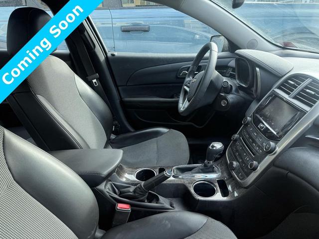 Photo of 2015 Silver Ice Metallic Chevrolet Malibu
