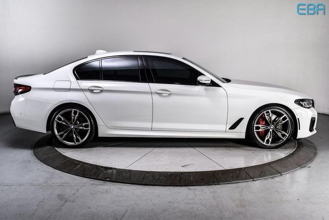 Photo of 2023 Alpine White BMW M550