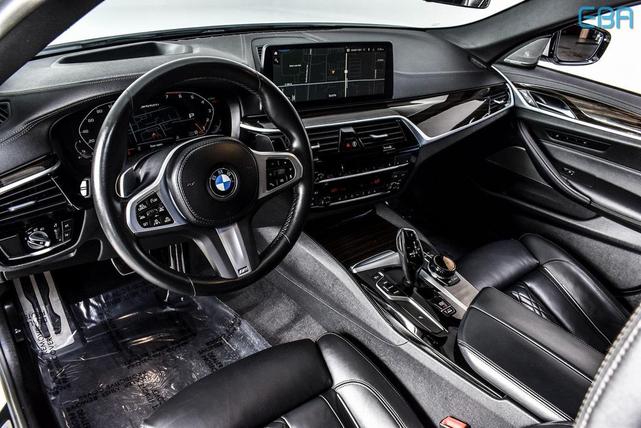 Photo of 2023 Alpine White BMW M550
