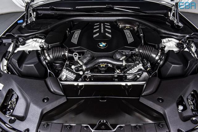 Photo of 2023 Alpine White BMW M550