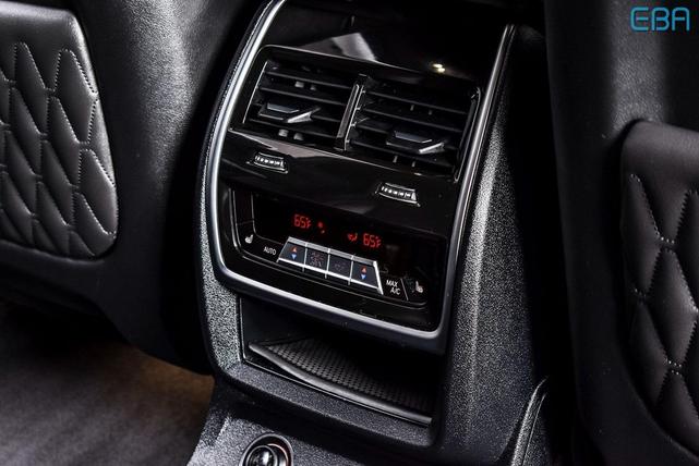 Photo of 2023 Carbon Black Metallic BMW X7