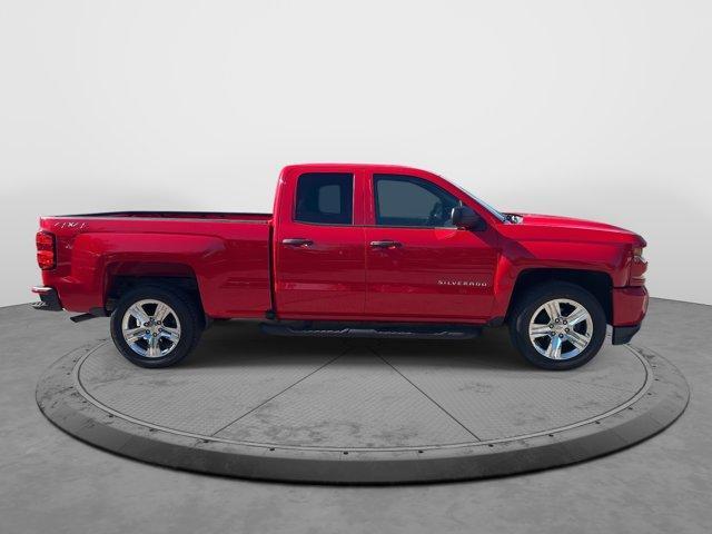Photo of 2018 Red Chevrolet Silverado 1500