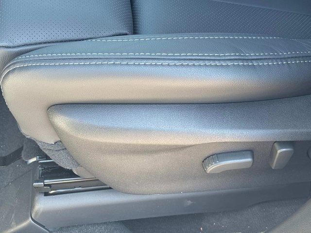 Photo of 2025 Crystal White Pearl Subaru Ascent