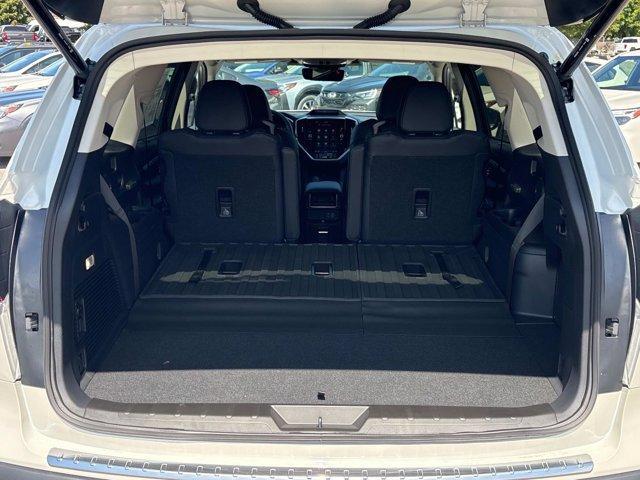 Photo of 2025 Crystal White Pearl Subaru Ascent